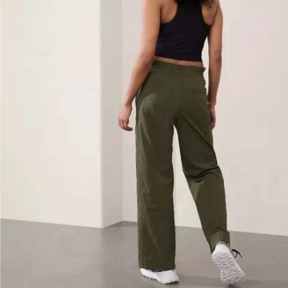Athleta Trekkie High Rise Parachute Pant Aspen Olive Size 12 - Picture 2 of 7